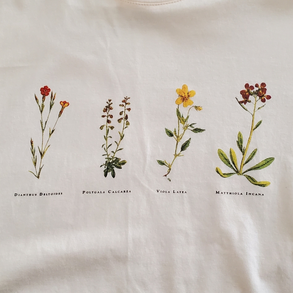 Flower graphic tee